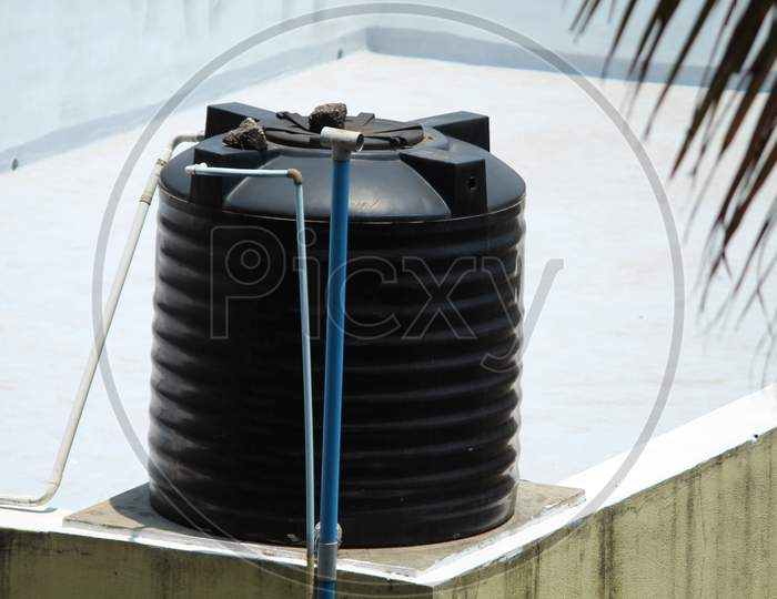 A Plastic Water Tank Is A Container For Storing Water