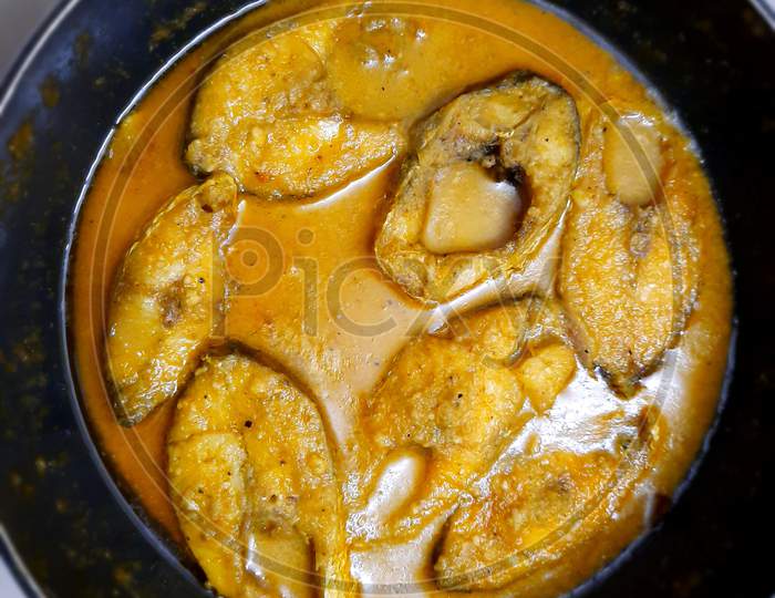 Bhetki fish curry