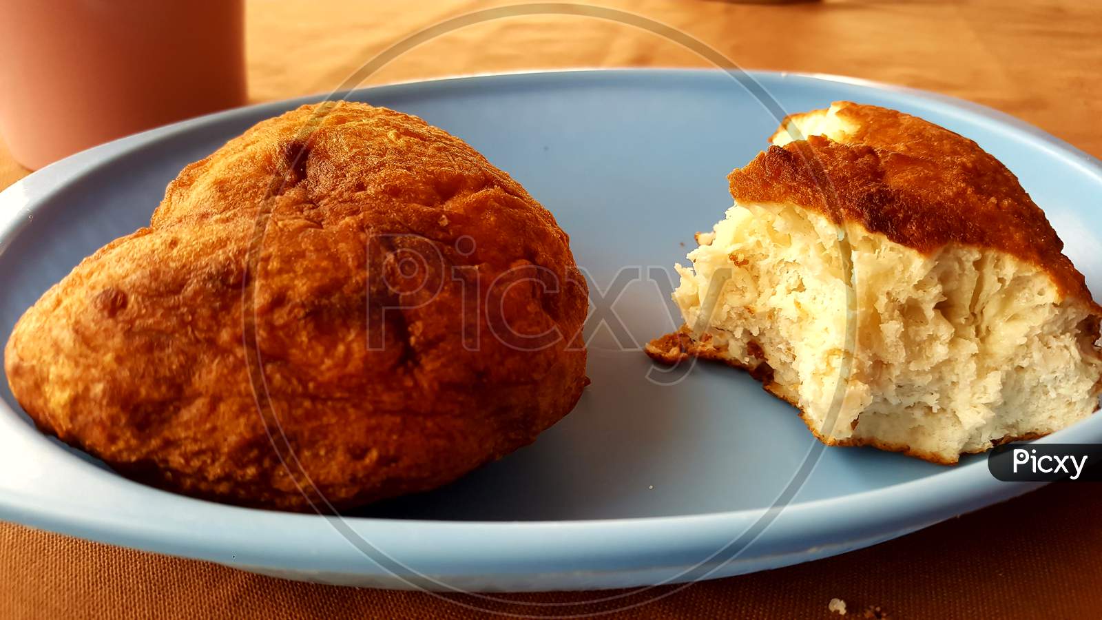 fatcakes on a blue plate