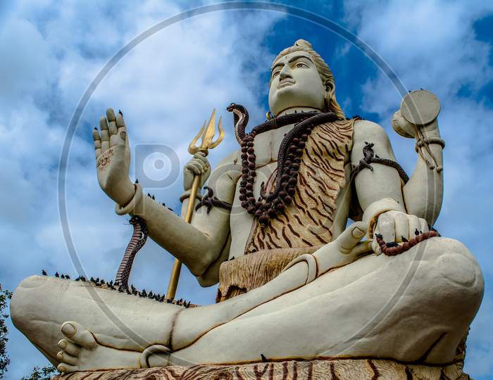 Big shiv statue Nageshvara is one of the temples mentioned in the Shiva Purana and is one of the twelve Jyotirlingas.