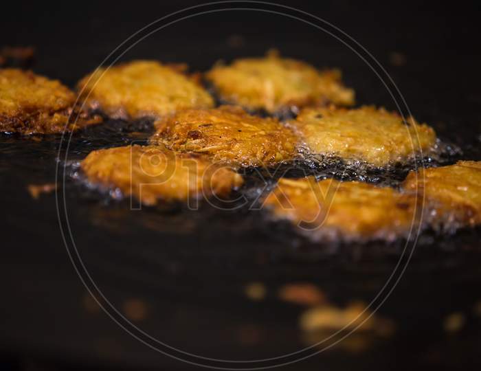 Aloo Tikiya Frying In A Hot Pan, Indian Food Concept, Background