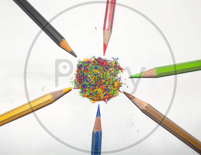 Color pencil waste craft design