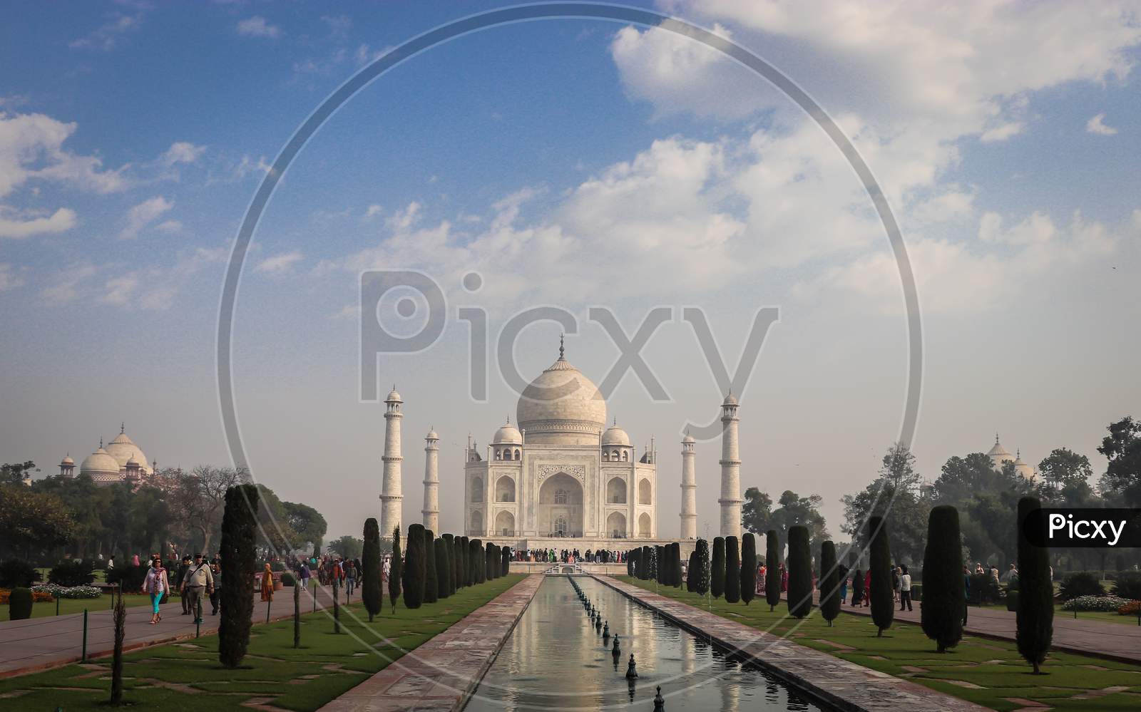Tajmahal One Of The Seven Wonders Of World Image With Blue Sky Background