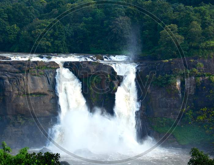 Beautiful Athirappilly Waterfalls Kerala