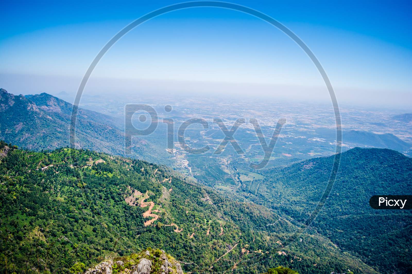 Ooty city aerial view, Ooty (Udhagamandalam) is a resort town in the Western Ghats mountains, in India's Tamil Nadu state.