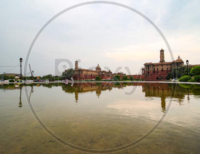 Landscape of Rashtrapati Bhawan with it's reflection in the water pool