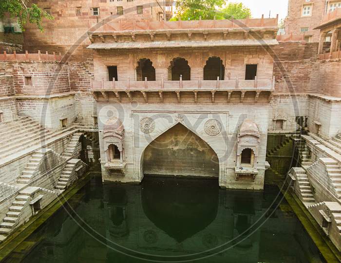 Jodhpur, Rajasthan, India - September 13Th, 2019: Beautiful View Toorji Ka Jhalra Bavdi Step Well Water Body - Image