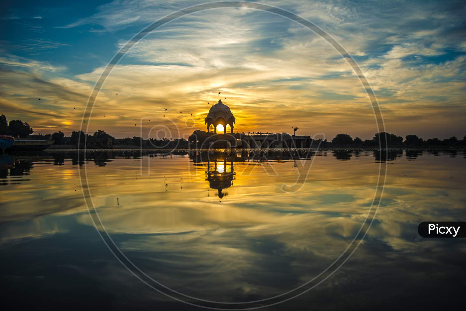 Gadsisar Sagar Lake in Jaisalmer Rajasthan, Sunrise at Gadsisar Sagar Lake