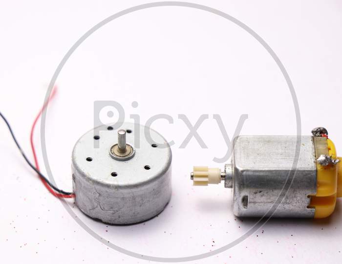 Dc Motor Which Is Brush Type Used In Small Electronic Devices