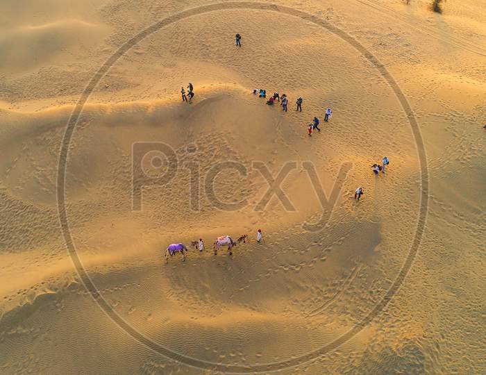 Aerial View Of Jaisalmer Sam Sand Dunes, Tourist Clicking Pictures, Camel, Rajasthan, India, Tourism, Top View Background - Image