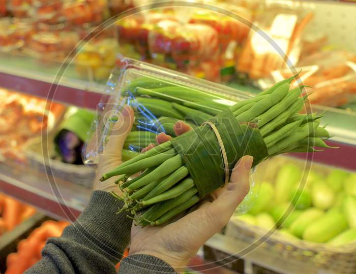 Vegetable Wrapped In Banana Leaves Vs. Plastic Packaging