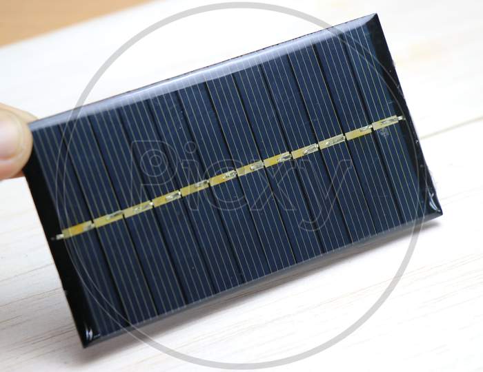 Mini Solar Cell Which Can Be Used For Small Solar Lamps,Mini Solar Cars,Solar Mobile Battery Chargers And Many More Applications