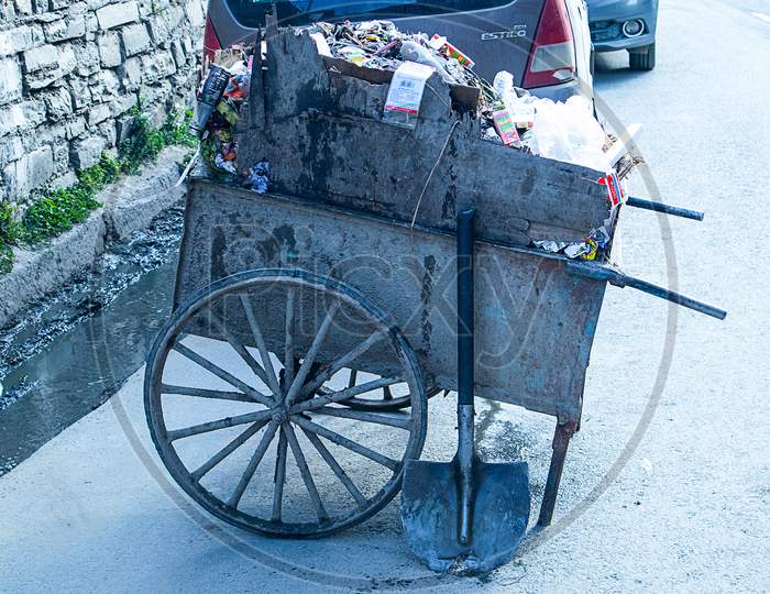 Shimla, Himachal Pradesh, India - July 20Th, 2019: Garbage Cart On Street, Concept About Environmental Conservation And Ocean Pollution Problems