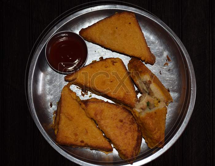 Indian Cuisine Bread Pakora