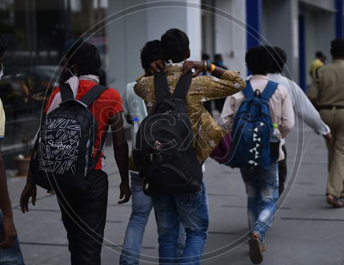 Migrant Workers from Bihar, Jharkhand and UP wait to register from Cyberabad Police to get onto a Shramik Special Train during ongoing Nationwide Lockdown amid Coronavirus Pandemic, Kukatpally, Hyderabad, May 19,2020.