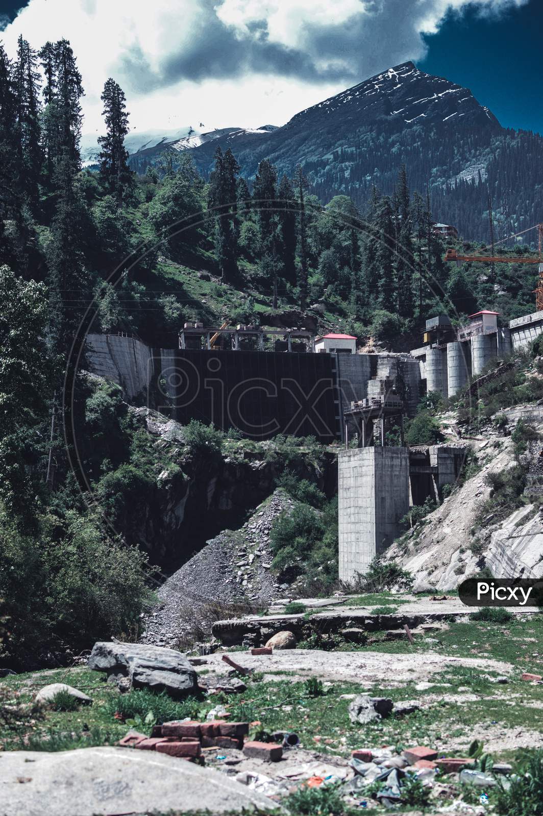 construction of dam on mountain