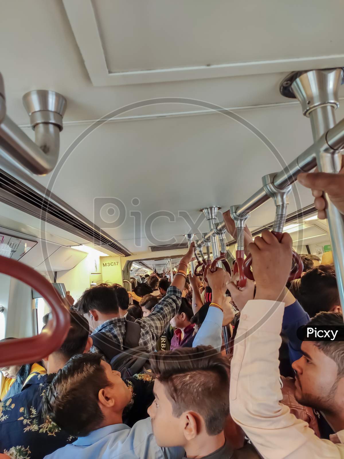 Crowd Inside the Delhi Metro
