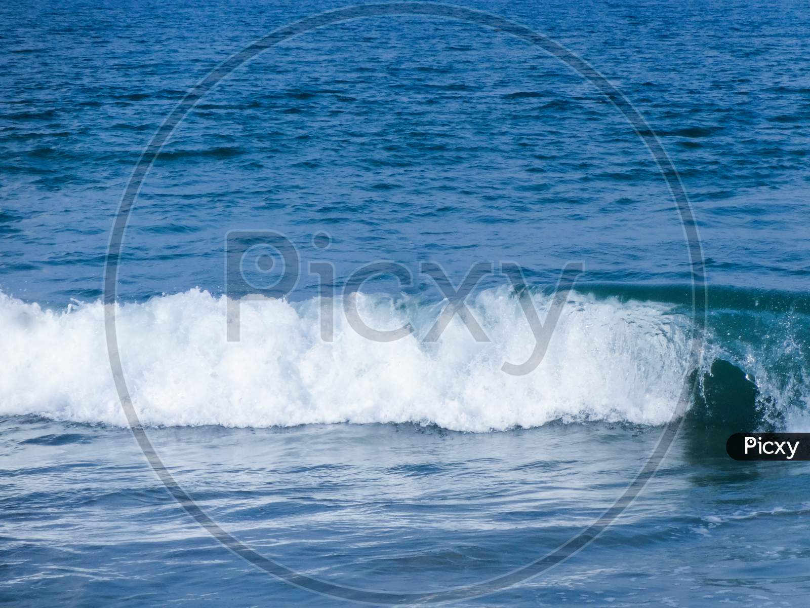 Beautiful blue ocean sea waves background wallpaper