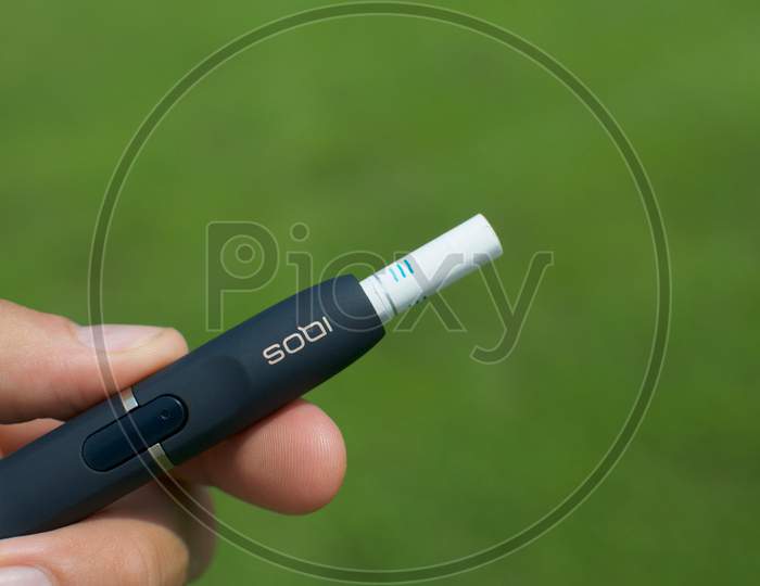 Iqos Electronic Cigarette Device With Heat-Not-Burn System