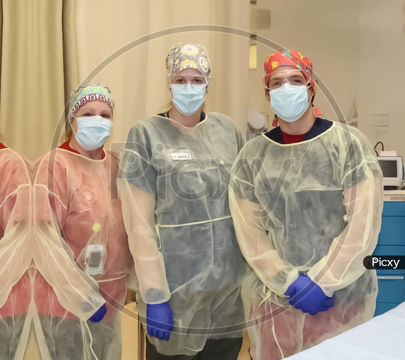 This Is Photograph Of Beautiful 3 Lady Doctors Treating Covid 19 Patients In Hospital Performing  Operation Have Shallow Depth Of Field Selective Focus Blur And Wonderland Background.