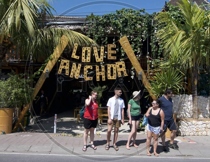 Love Anchor Market Entrance In Canggu
