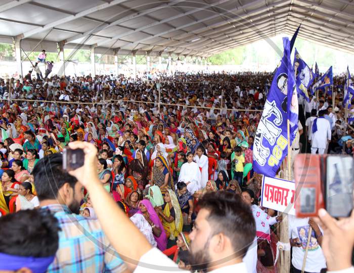 People at Bahujan Samaj Party meeting