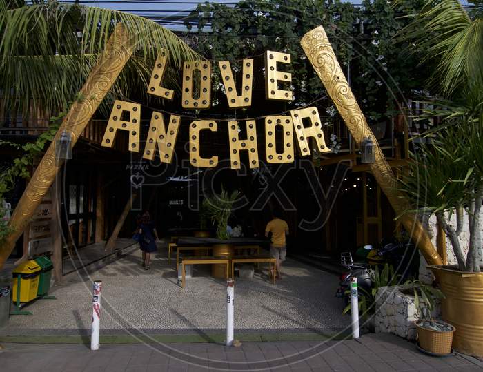 Love Anchor Market Entrance In Canggu