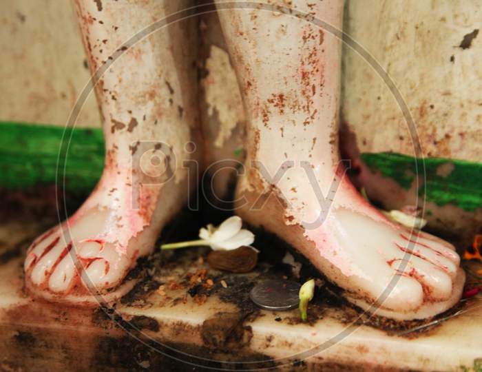 Close up shot of Lord Shiva Idol's feet
