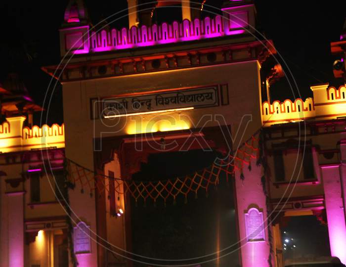 Night View of Kashi Vishwanath temple in Varanasi