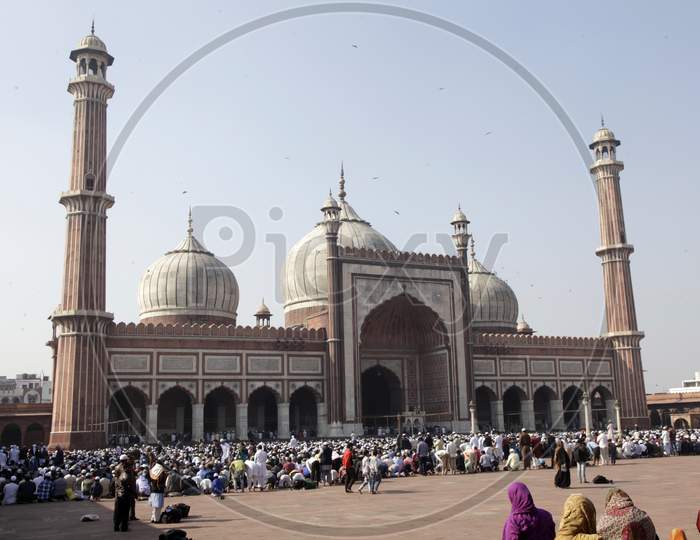 People at Jama Masjid in Delhi