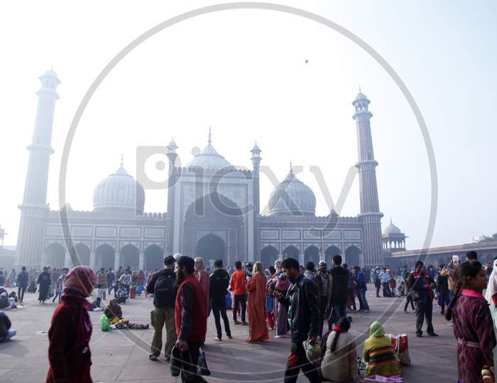 People at jama masjid in delhi