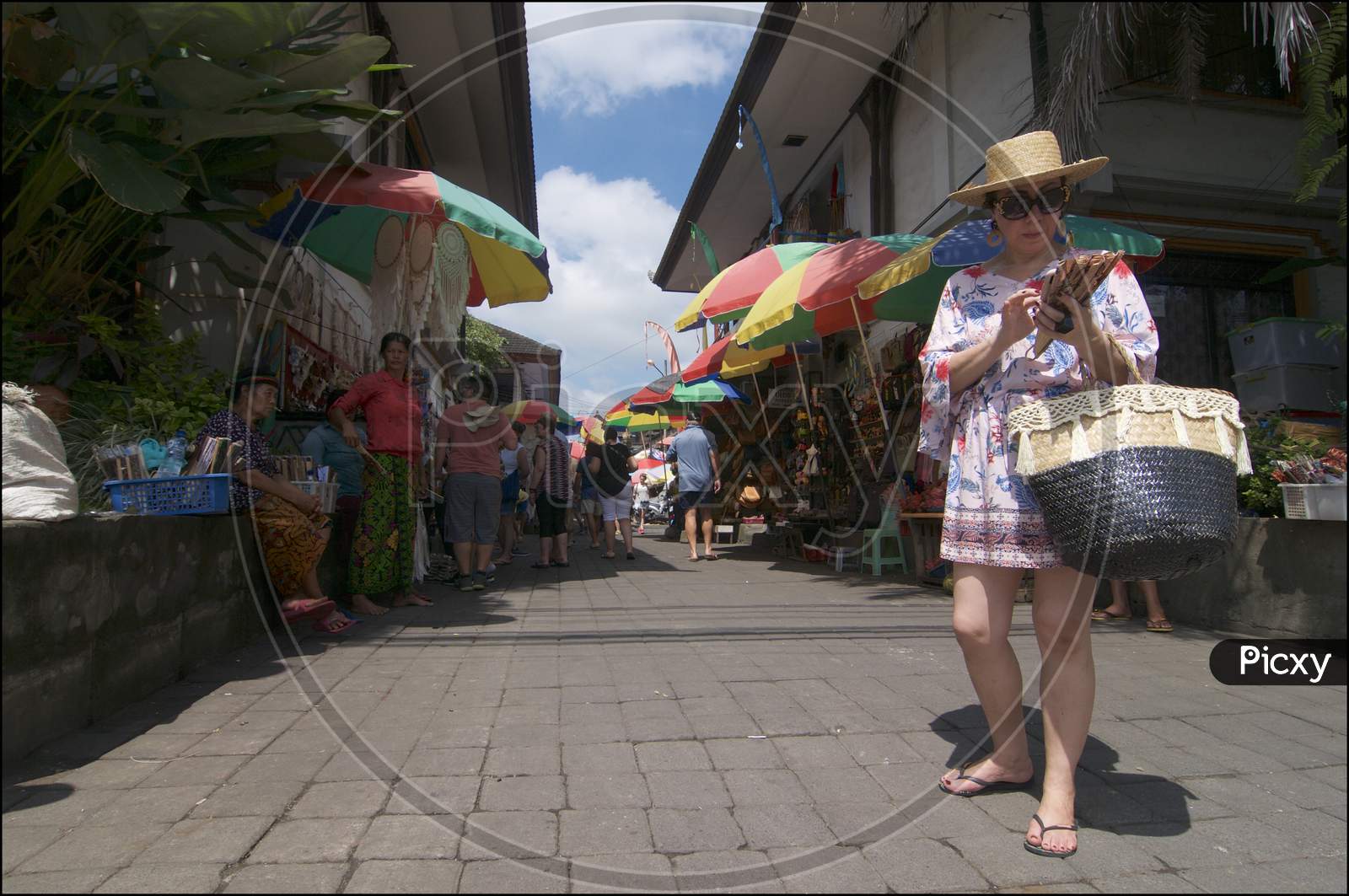 Ubud Art Market With Tourist And Vendors