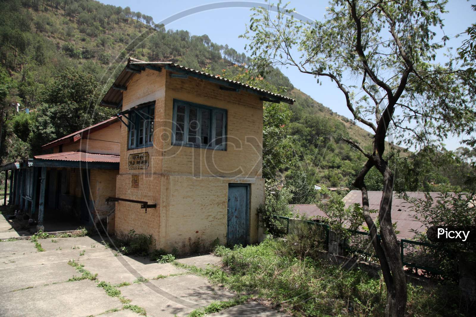 Houses in Kumarhatti, Himachal Pradesh