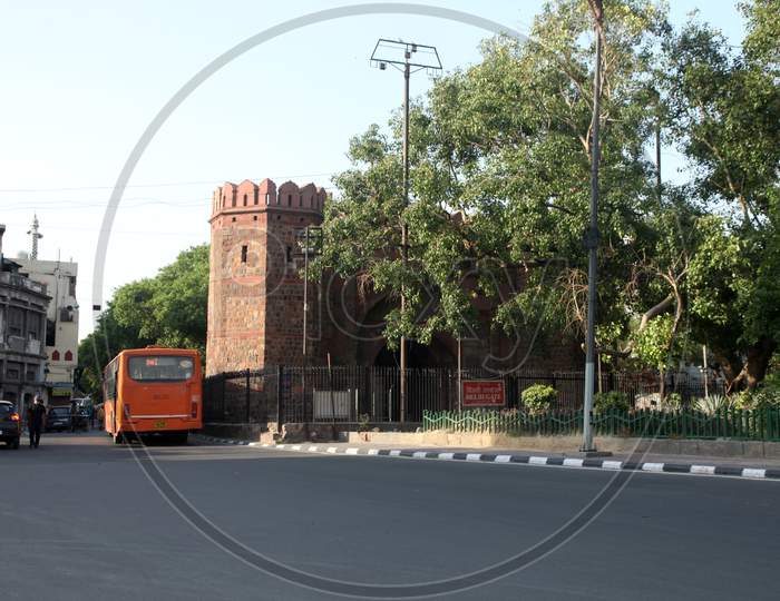 Delhi Gate with Vehicles in the foreground