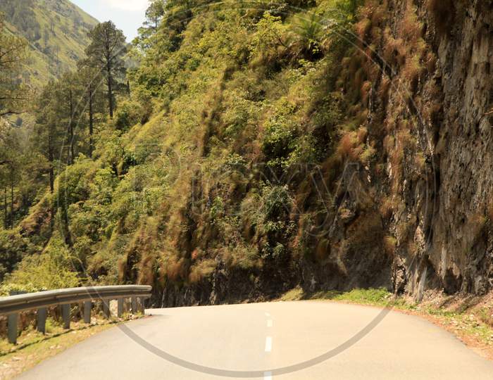 A Single Lane Road in Himachal Pradesh