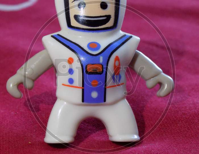 Plastic robotic toy of astronaut