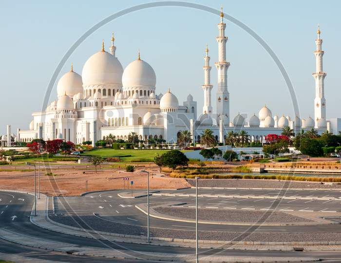 Sheikh Zayed Grand Mosque In Abu Dhabi, Uae
