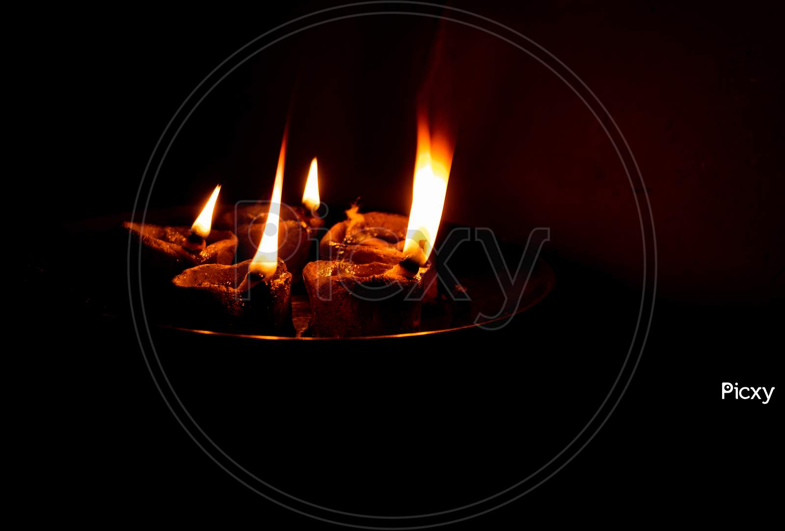 Traditional Religious Soil Made Oil Lamp Many Lightened For Almighty God
