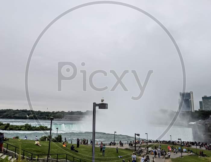 Niagara water falls