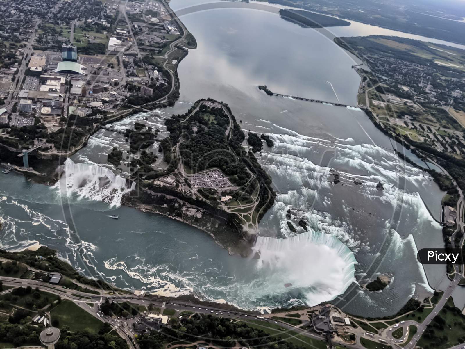 Niagara water falls