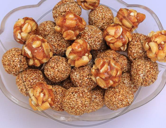 Healthy Laddoo using roasted Peanuts Sesame and split Daliya with jaggery