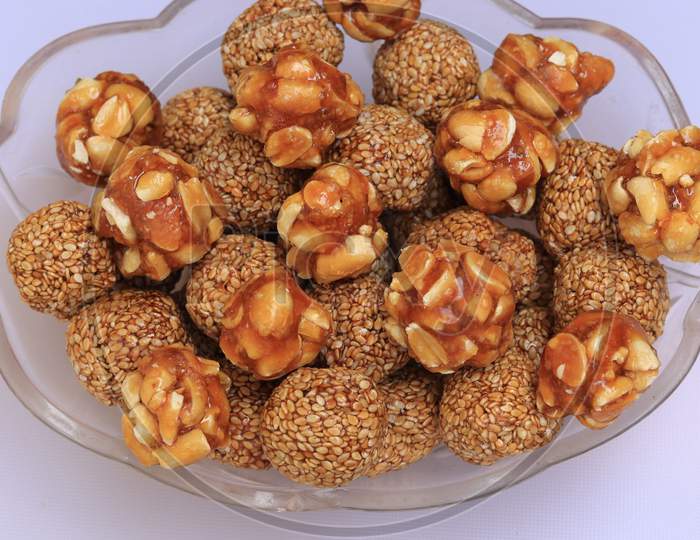 Healthy Laddoo using roasted Peanuts Sesame and split Daliya with jaggery