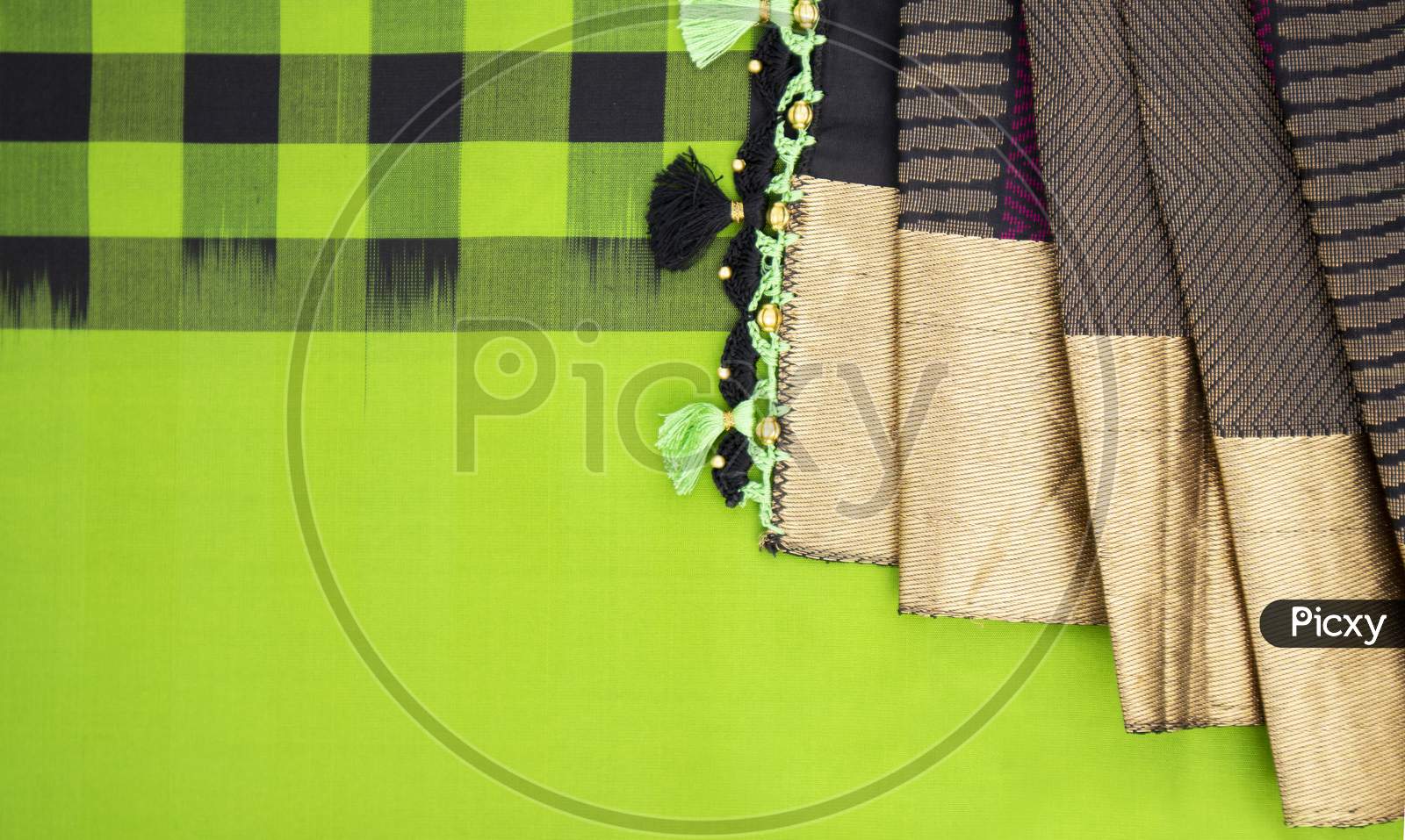Sari - Green Color Check Silk Saris With Exquisite Golden Border