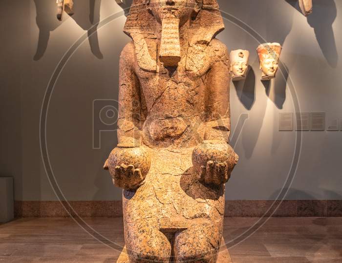 Large Kneeling Statue of Hatshepsut at Metropolitan Museum of Art, New York.