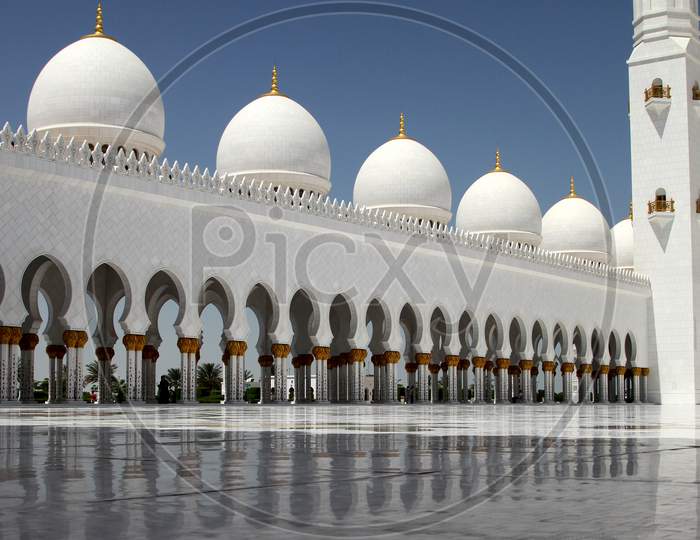 Inside Sheikh Zayed Grand Mosque