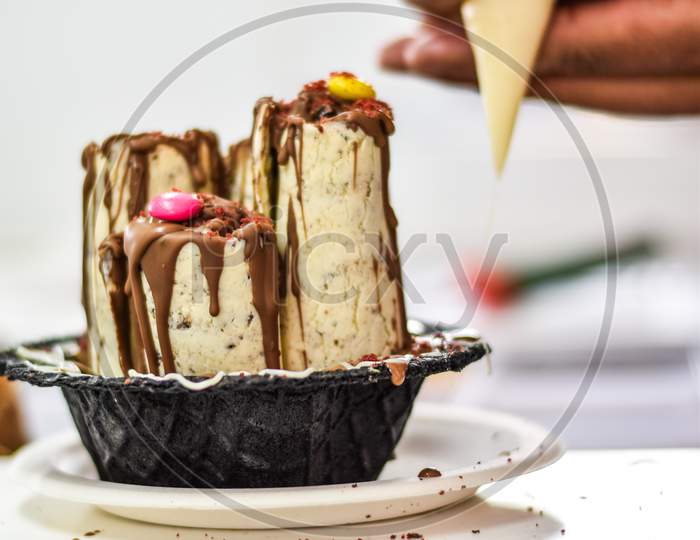 chocolate ice cream roll 