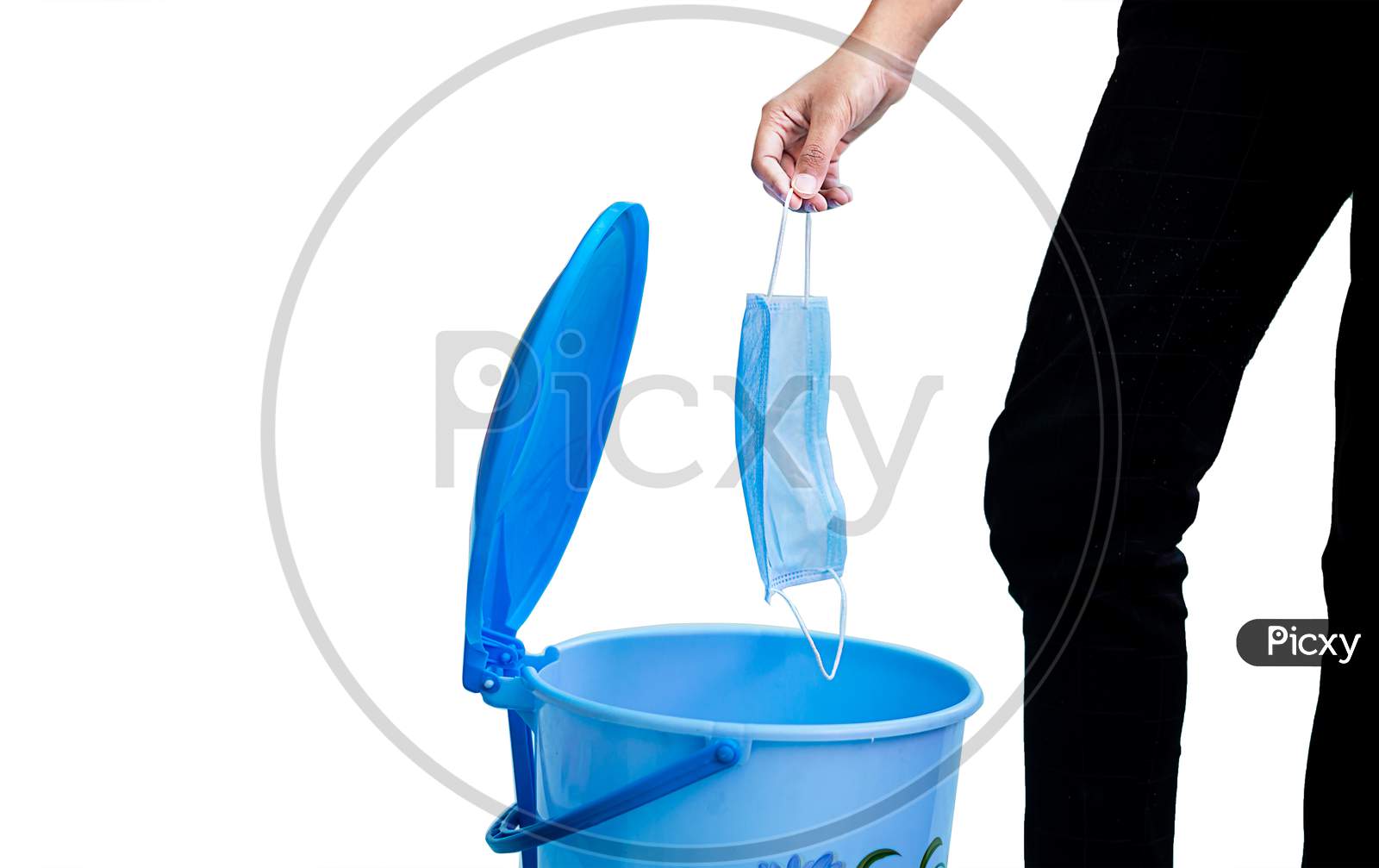 Hand Throw Surgical Mask In The Trash Can. Disposable Surgical Mask, .Air Face Mask.Hygienic Mask On White Background, Freedom From Ccorona Virus(Covit-19), Wuhan, China Free From Corona.