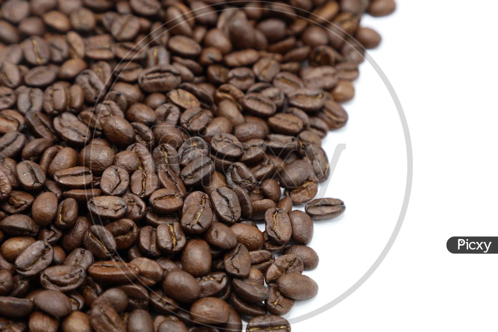 roasted coffee beans with background