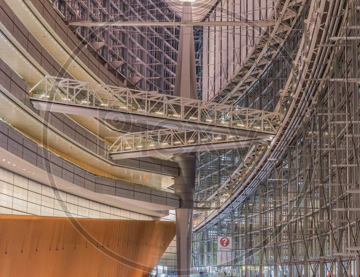 Inside view of Tokyo International Forum built in 1996 by Uruguayan architect Rafael Viñoly near Yurakucho station.