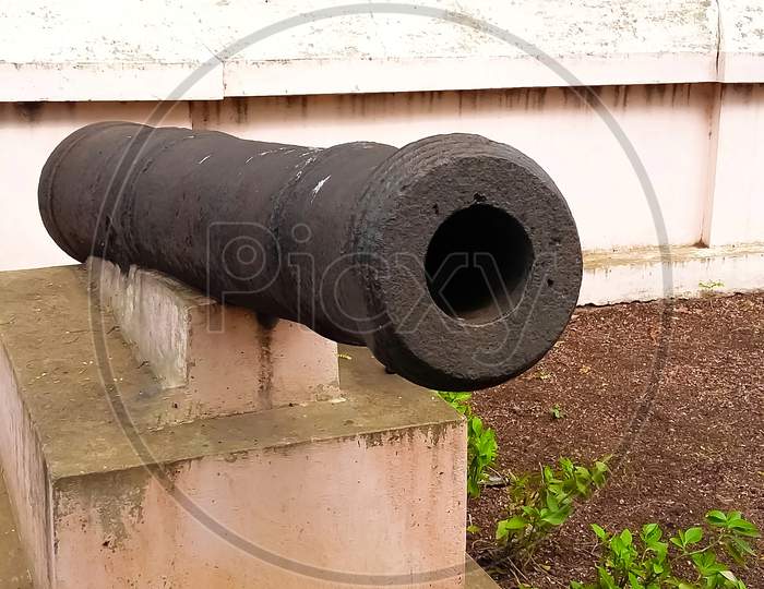 Antique British period Cannon used for War a